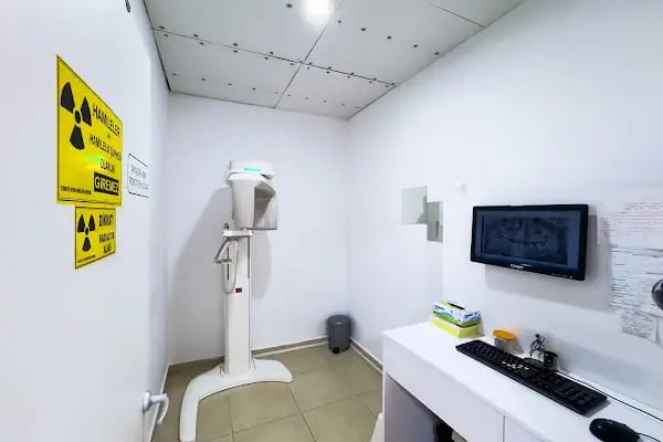 DENTUSTA Ağız ve Diş Kliniği - Resim 12