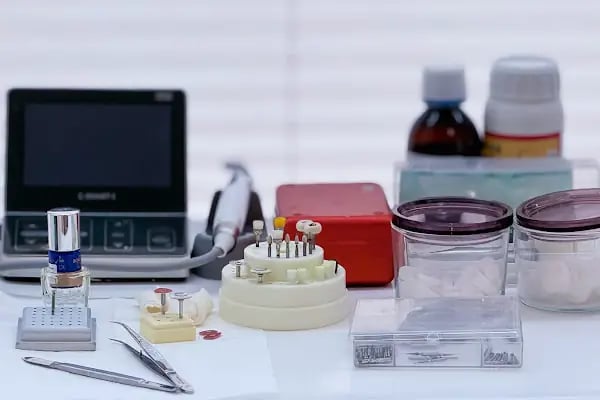 DENTUSTA Ağız ve Diş Kliniği - Resim 14