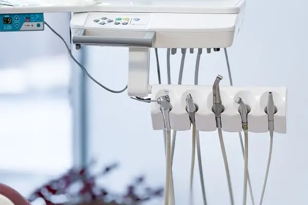 DENTUSTA Ağız ve Diş Kliniği - Resim 13