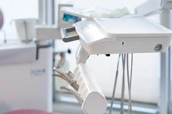 DENTUSTA Ağız ve Diş Kliniği - Resim 11