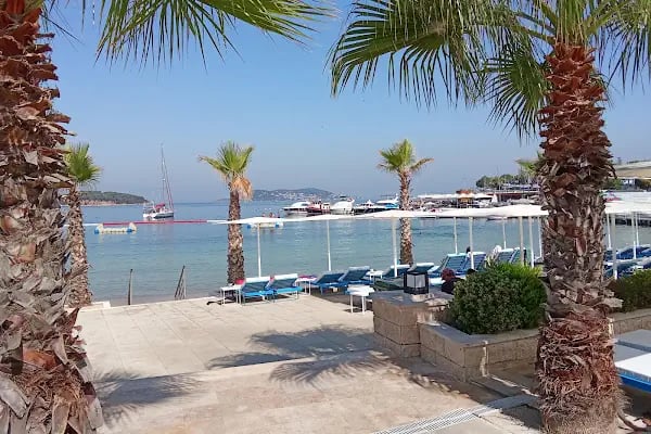 Nirvana Beach Club&amp;Cafe - Resim 9