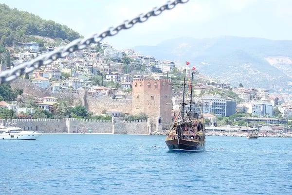 Alanya Yatçılar ve Gezi Tekneleri Deniz Yolcu Taşıma Kooperatifi - Resim 4