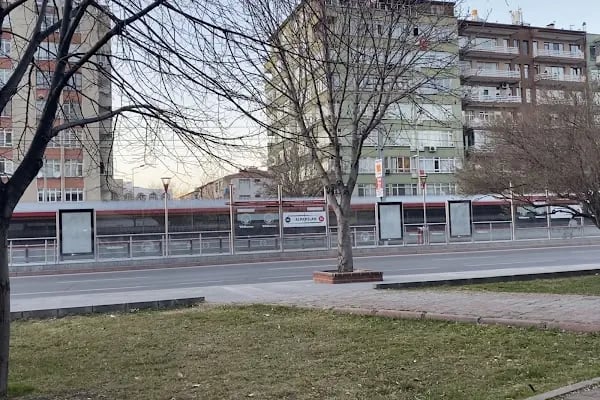 Tramvay Alparslan Durağı - Resim 18