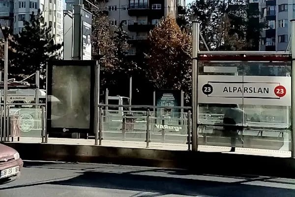 Tramvay Alparslan Durağı - Resim 6