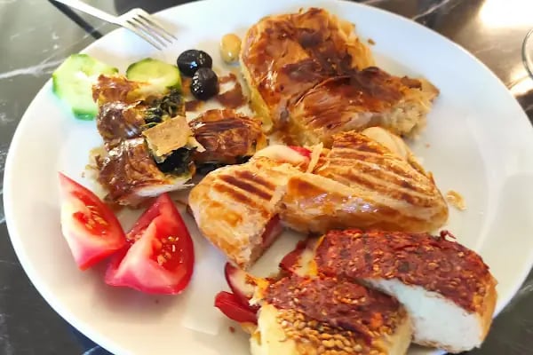 Hünerli Usta Fırın Cafe & Unlu Mamüller - Resim 11