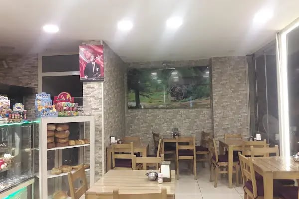 Hünerli Usta Fırın Cafe & Unlu Mamüller - Resim 2