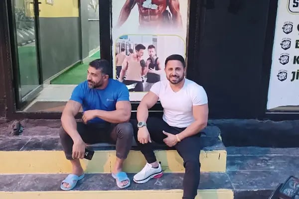 Collesium Fitness & Gym - Resim 9
