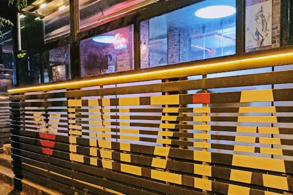 Black Bottle Tea &amp; Coffee Shop - Resim 2