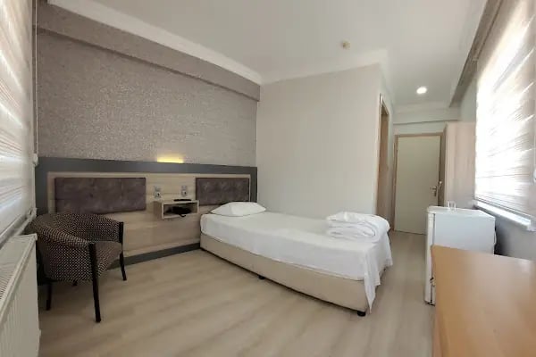 Akşehir Öğretmenevi ve Akşam Sanat Okulu - Resim 2