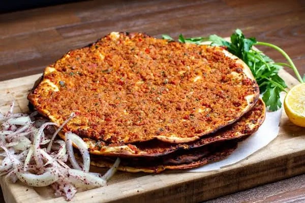 KÖFTECİ UĞUR Bergama Köfte - Resim 3