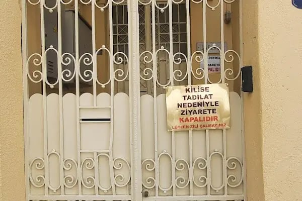 Aziz Polikarp Katolik Kilisesi + St. Polycarp Catholic Church - Resim 17