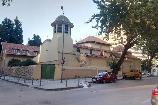 Aziz Polikarp Katolik Kilisesi + St. Polycarp Catholic Church - Resim 12
