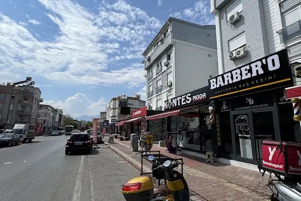 Barbero Anatomik Saç Kesimi - Resim 15