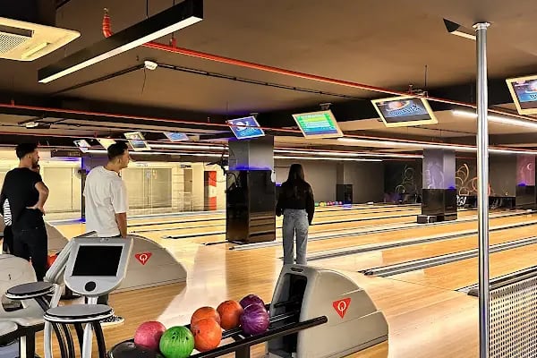 metrocity avm-4 bowling salonu play planet - Resim 2