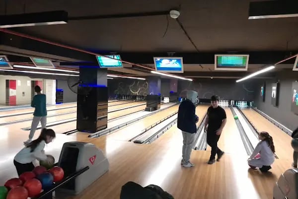 metrocity avm-4 bowling salonu play planet - Resim 16