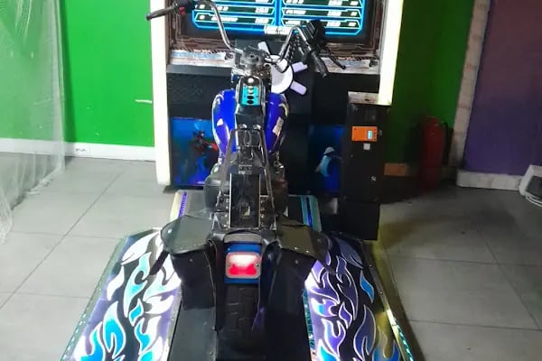 metrocity avm-4 bowling salonu play planet - Resim 13