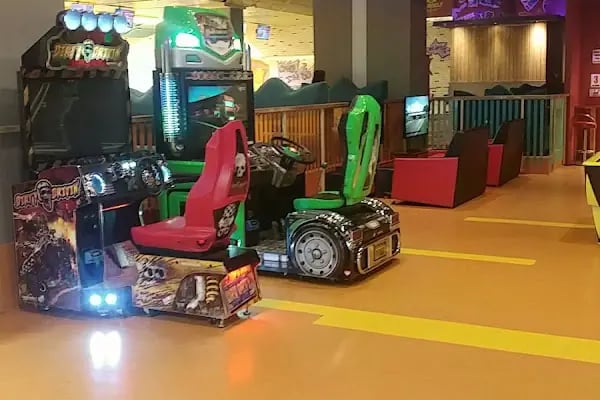 Trio Bowling &amp; Game World - Resim 5