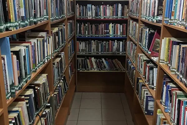 Gölcük İlçe Halk Kütüphanesi - Resim 9