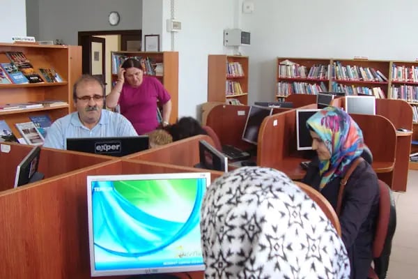 Gölcük İlçe Halk Kütüphanesi - Resim 10