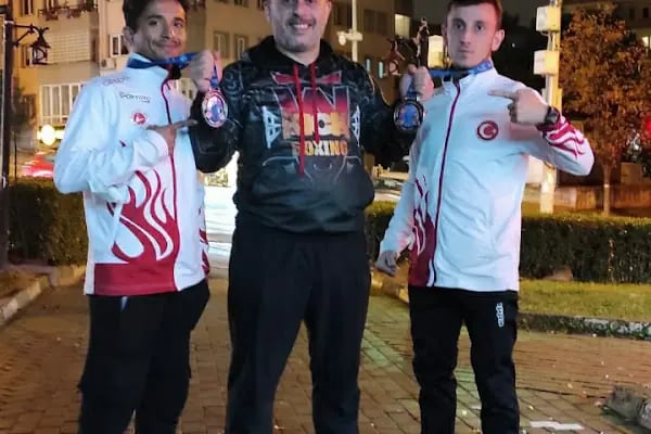 Bursa Kickboks, Muaythai ,MMA, Crossfıt Tekme Boksu Gençlik Ve Spor Kulübü - Resim 7