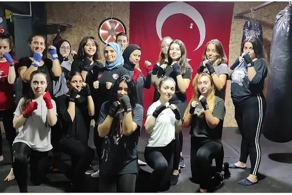 Bursa Kickboks, Muaythai ,MMA, Crossfıt Tekme Boksu Gençlik Ve Spor Kulübü - Resim 12