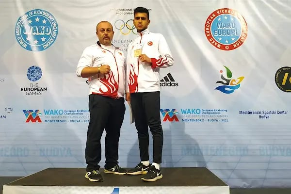 Bursa Kickboks, Muaythai ,MMA, Crossfıt Tekme Boksu Gençlik Ve Spor Kulübü - Resim 9