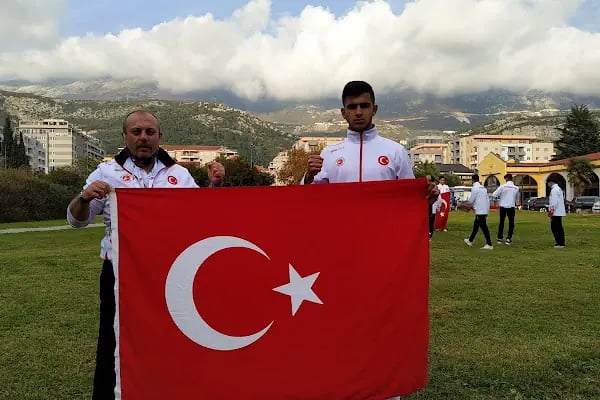 Bursa Kickboks, Muaythai ,MMA, Crossfıt Tekme Boksu Gençlik Ve Spor Kulübü - Resim 8