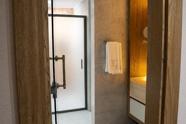 Rempart Hotel - Resim 13