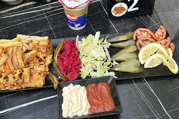 Katık Döner Akdeniz Çarşı - Resim 11