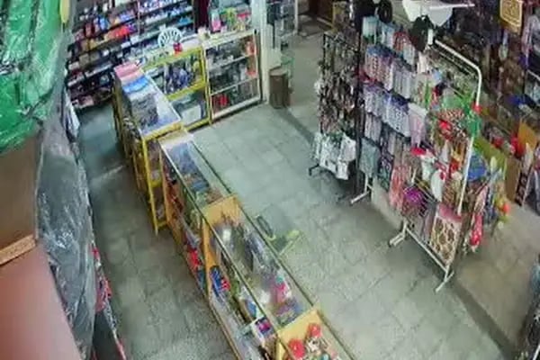 ALEMDAR DOSTLAR KIRTASİYE - Resim 1