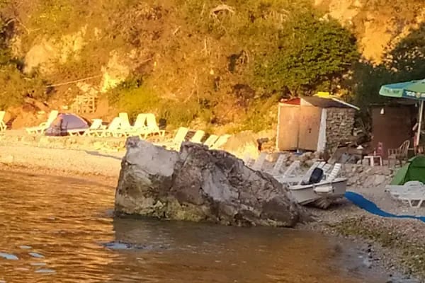 Burgazada Düşler Sahiliplajı ve Kamp alanı - Resim 2