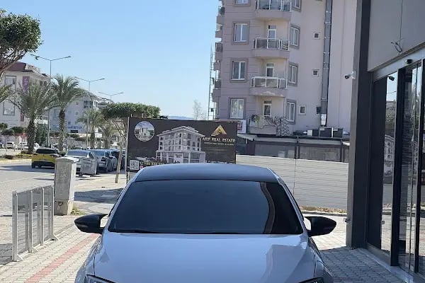 Ufo Rent A Car - Resim 9