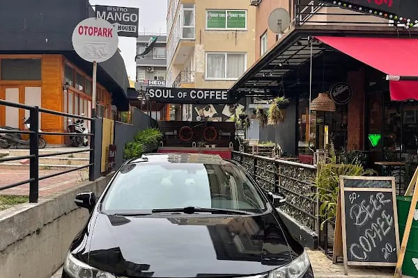 Ufo Rent A Car - Resim 12