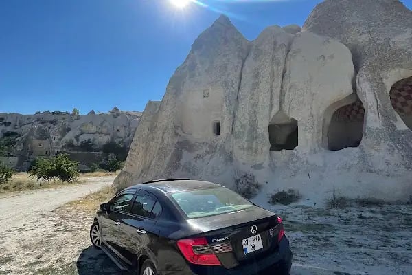 Ufo Rent A Car - Resim 8