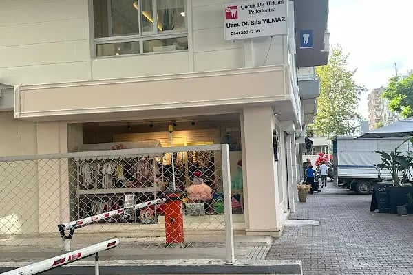Diş Hekimi Uzm. Dt. Sıla Yılmaz - Diş Kliniği - Resim 5