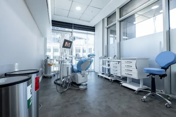 Dr. Dt. Tolga Kodaz, Diş Hekimi - Resim 2
