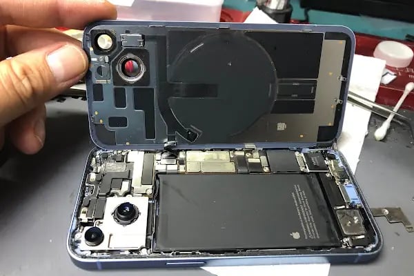 Vip İletişim | iPhone Samsung Cep Telefonu Tamiri | Trabzon Cep Servis - Resim 12
