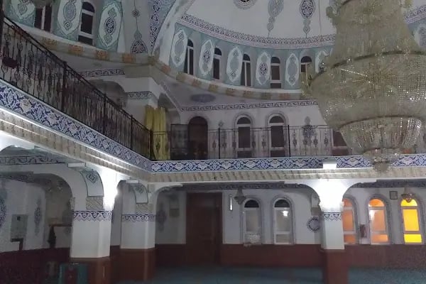 Hacı İzzet Cami - Resim 17
