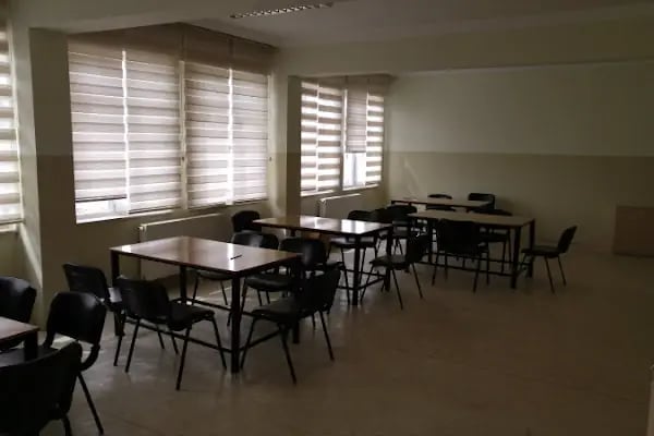 Şehit Üsteğmen Uğur Taşçı İmam Hatip Ortaokulu - Resim 7