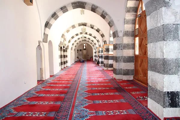 Medrese Camii - Resim 5
