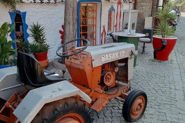 West Cafe Bistro - Resim 6