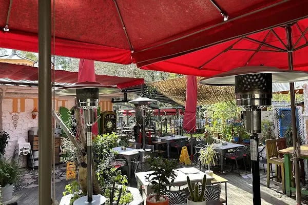 West Cafe Bistro - Resim 7