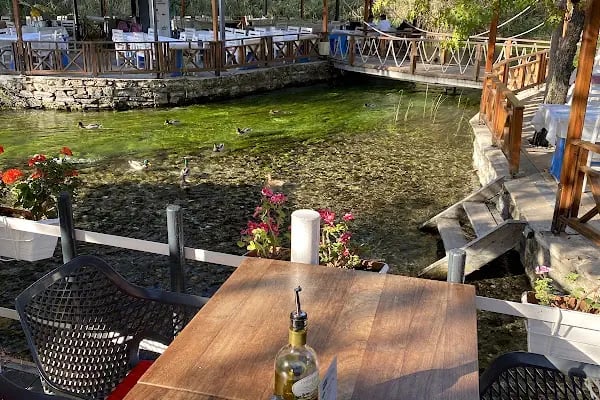 West Cafe Bistro - Resim 4