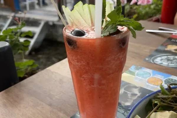 West Cafe Bistro - Resim 12
