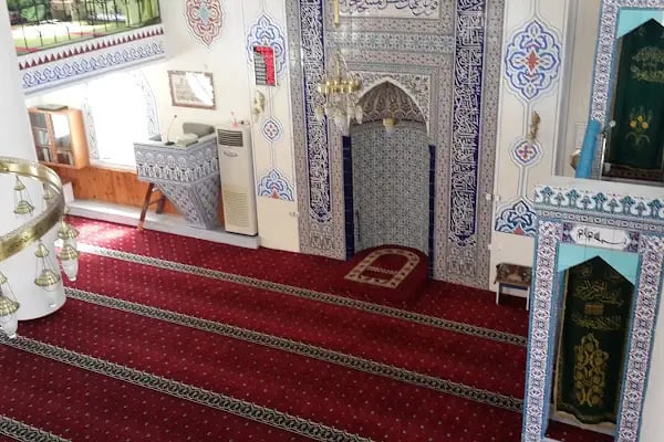 Çayırova Müftülüğü Özgürlük Mahallesi Nur Cami - Resim 8