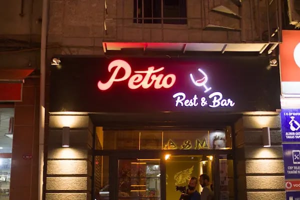 PETRO Restaurant Bar - Resim 6