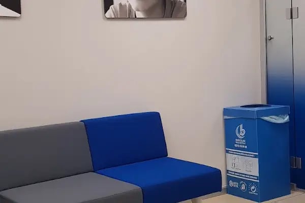 Türkiye İş Bankası Çarşı-Bağcılar/İstanbul Şubesi - Resim 13