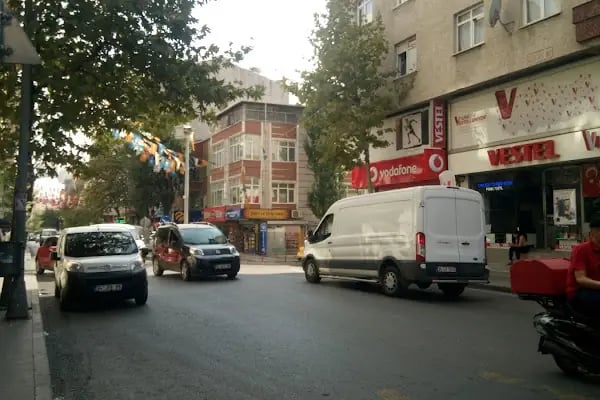 Türkiye İş Bankası Çarşı-Bağcılar/İstanbul Şubesi - Resim 4