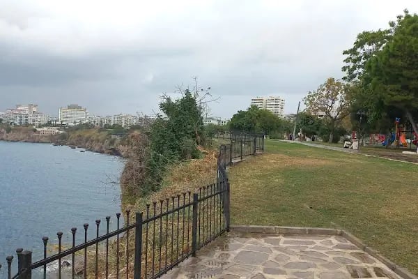 Yeşilbahçe Falez Plajı - Resim 20