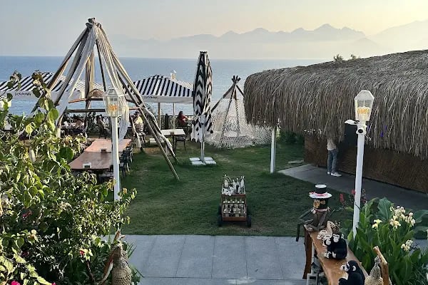 Yeşilbahçe Falez Plajı - Resim 6